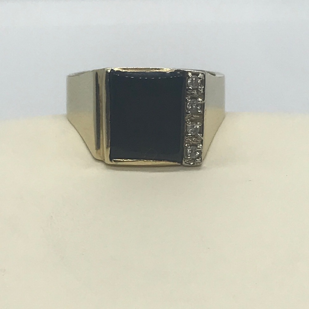 Gold 14K 6.5 Gram Ring Onyx and .08ct Diamond Ring